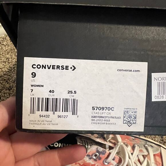 NIB Floral Platform Converse Size 9 - Picture 5 of 6